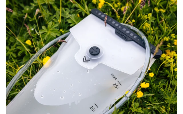 Fidlock Vescica Di Idratazione Ermetica Vescica Di Idratazione Magnetica Autosigillante Da 2,5 Litri 3 Fidlock Vescica Di Idratazione Ermetica Vescica Di Idratazione Magnetica Autosigillante Da 2,5 Litri - immagine 3